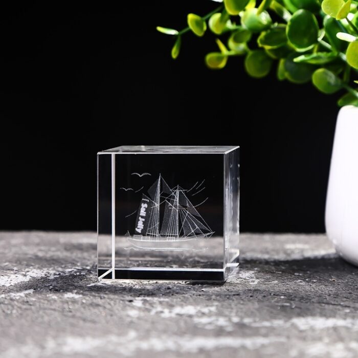 Desktop Creative Gift Ornament With White Crystal - Image 6