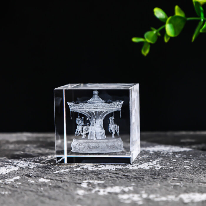 Desktop Creative Gift Ornament With White Crystal - Image 9