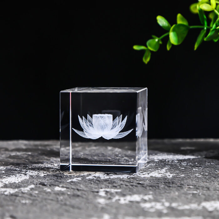 Desktop Creative Gift Ornament With White Crystal - Image 8
